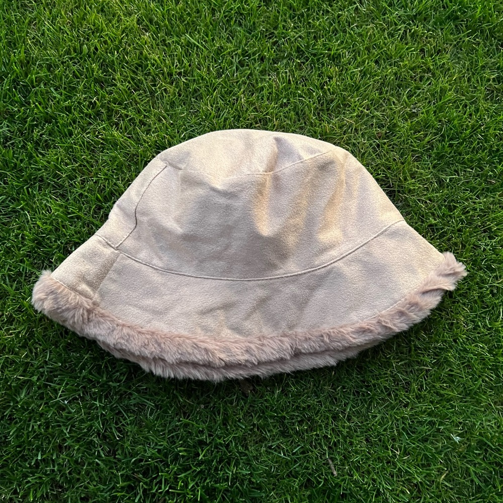 Suede bucket hat